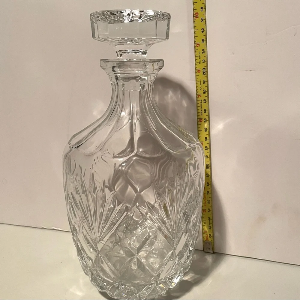 VTG Aberdeen Berkshire Crystal Decanter by Godinger, Cut Crystal (36 oz.) - Picture 8 of 9